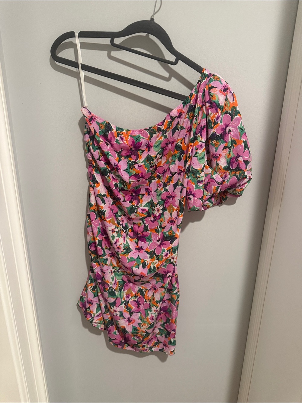 SHEIN Pink Floral One-Shoulder Puff Sleeve Camisole Dress